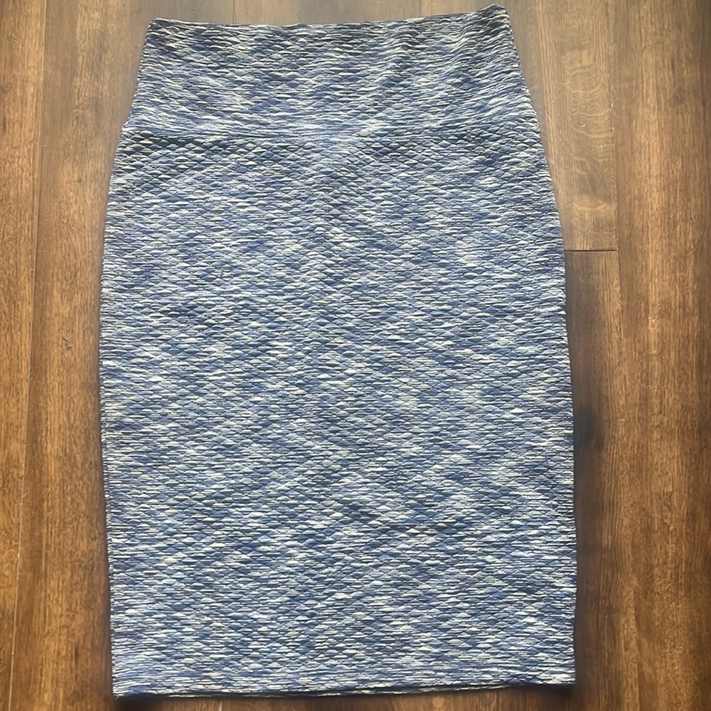 Navy quilted LuLaRoe Cassie skirt